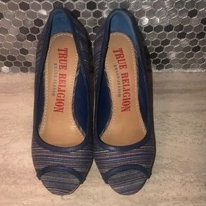 TRUE RELIGION wood wedges